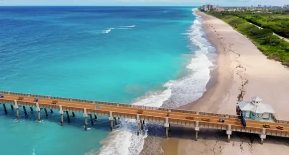 Crystal clear beaches in Florida