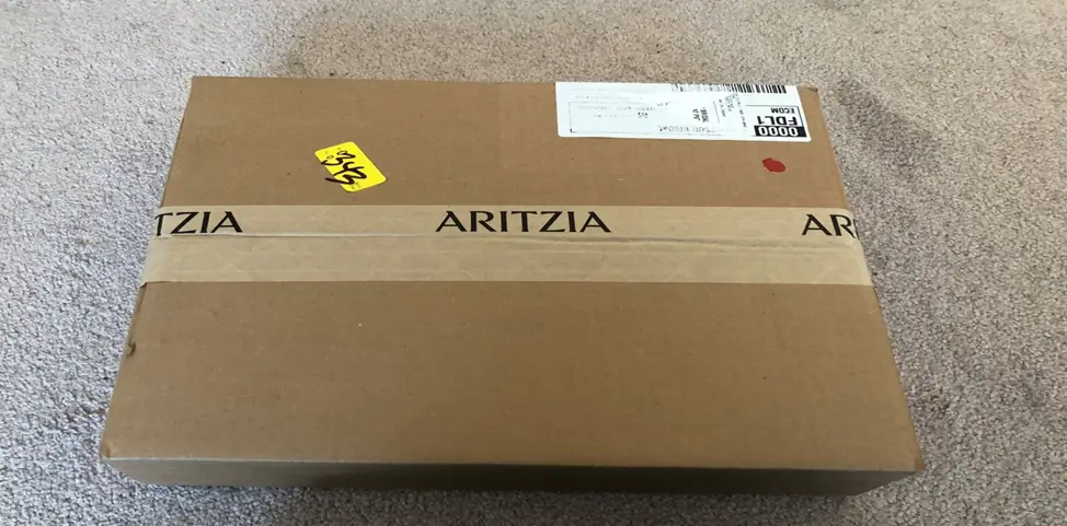 Does Aritzia offer free shipping