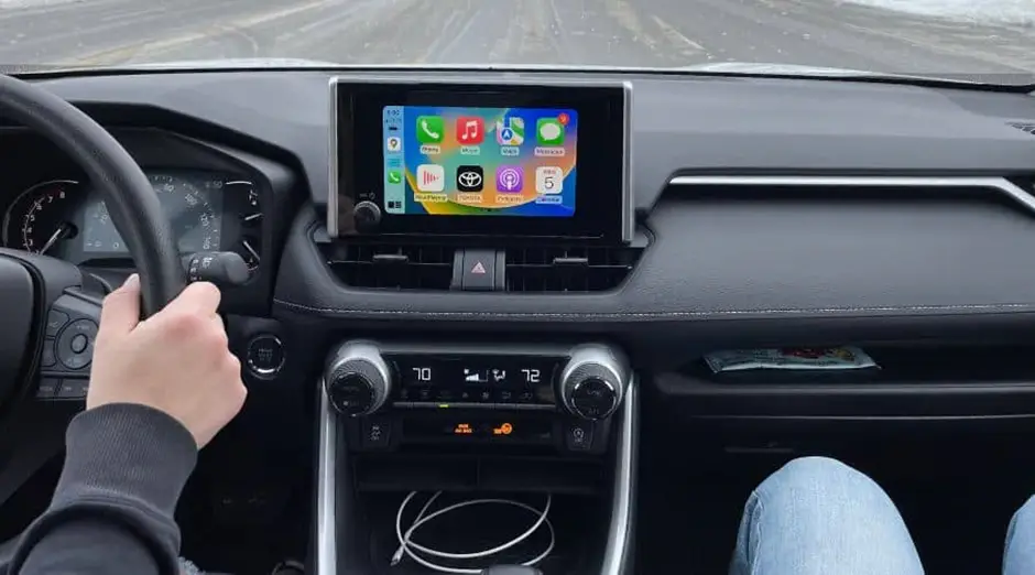 How Does Apple CarPlay Work in Toyota Vehicles?